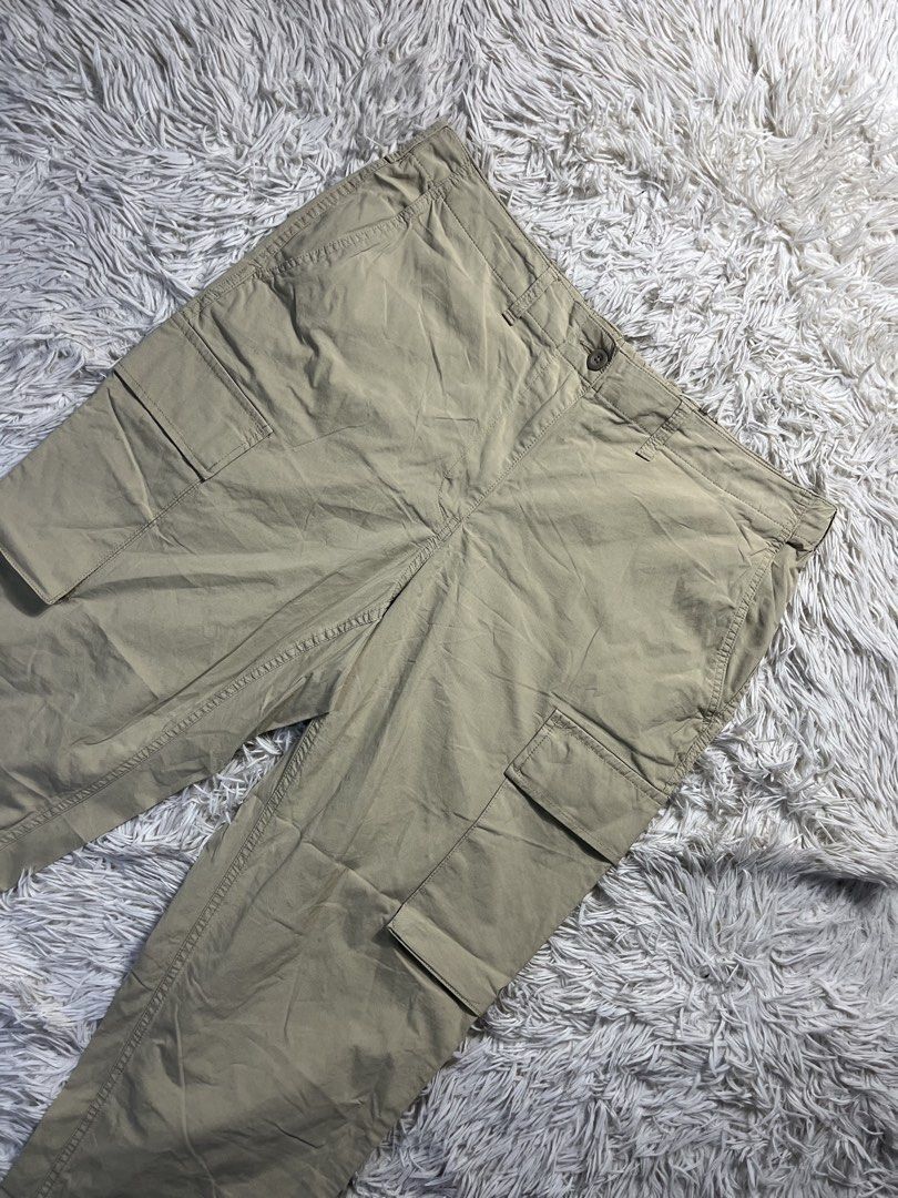 GU by Uniqlo Cargo Pants Khaki (Category: Jeans) located in Bulacan. Submitted by pickedout2023 (Listing ID 1469799107, Image 3). Description: 2XL on tag 37-41 waist / 39 length Good as new.