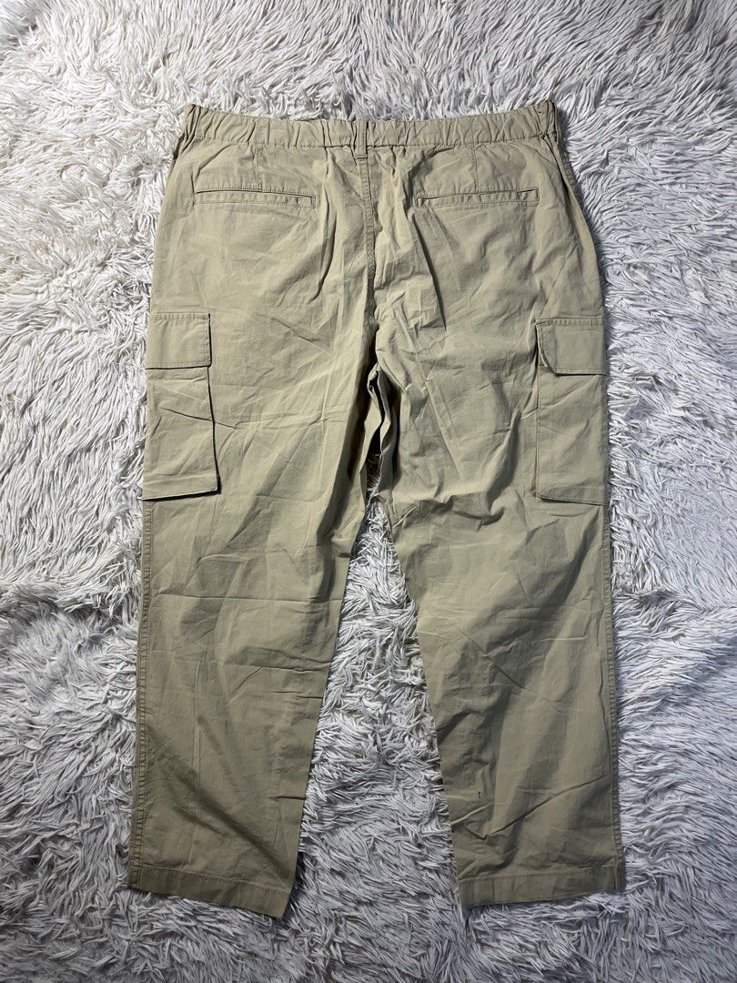 GU by Uniqlo Cargo Pants Khaki (Category: Jeans) located in Bulacan. Submitted by pickedout2023 (Listing ID 1469799107, Image 2). Description: 2XL on tag 37-41 waist / 39 length Good as new.