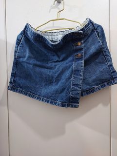 (Category: ) located in . Submitted by yishanjade (Listing ID 1469853711, Image 1). Description: .