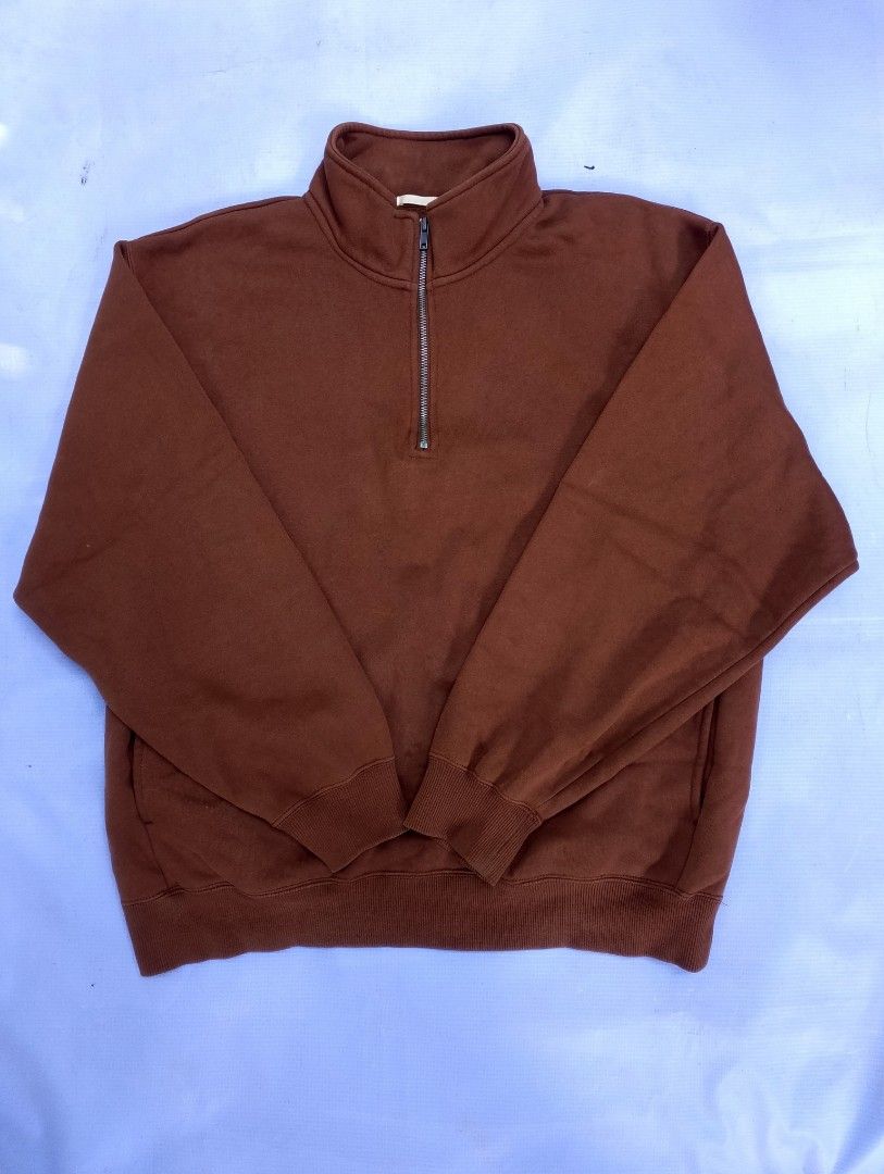 GU Heavyweight Brown Quarter-Zip Sweatshirt (Category: Coats, Jackets and Outerwear) located in Kitaotao. Submitted by getnsell (Listing ID 1469874470, Image 1). Description: Brand: GU (Uniqlo sister brand) Size: Men's L (Unisex / Boxy Fit) Color: Chocolate Brown / Dark Brown Style: Quarter-Zip / Half-Zip Pullover Fabric Type: Fleece-lined heavyweight sweat fabric Material Composition: Body: 82% Cotton, 18% Polyester | Rib: 95% Cotton, 5% Polyure
