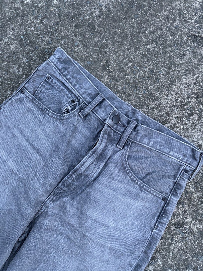 GU Wide Straight Jeans (Category: Jeans) located in Quezon City. Submitted by crzyjnxl4rxnzhaul.jpgg (Listing ID 1469894558, Image 3). Description: -Size: 28 -Waist: 30 -Length: 40 -Thigh: 11 -Hem: 9 -Condition: Good as new -Issue: None -Color rate: 10/10 -Location: Quezon City -MOP: Banks/Gcash (Payment first) Note: color may vary due to lighting, always manage your expectations..
