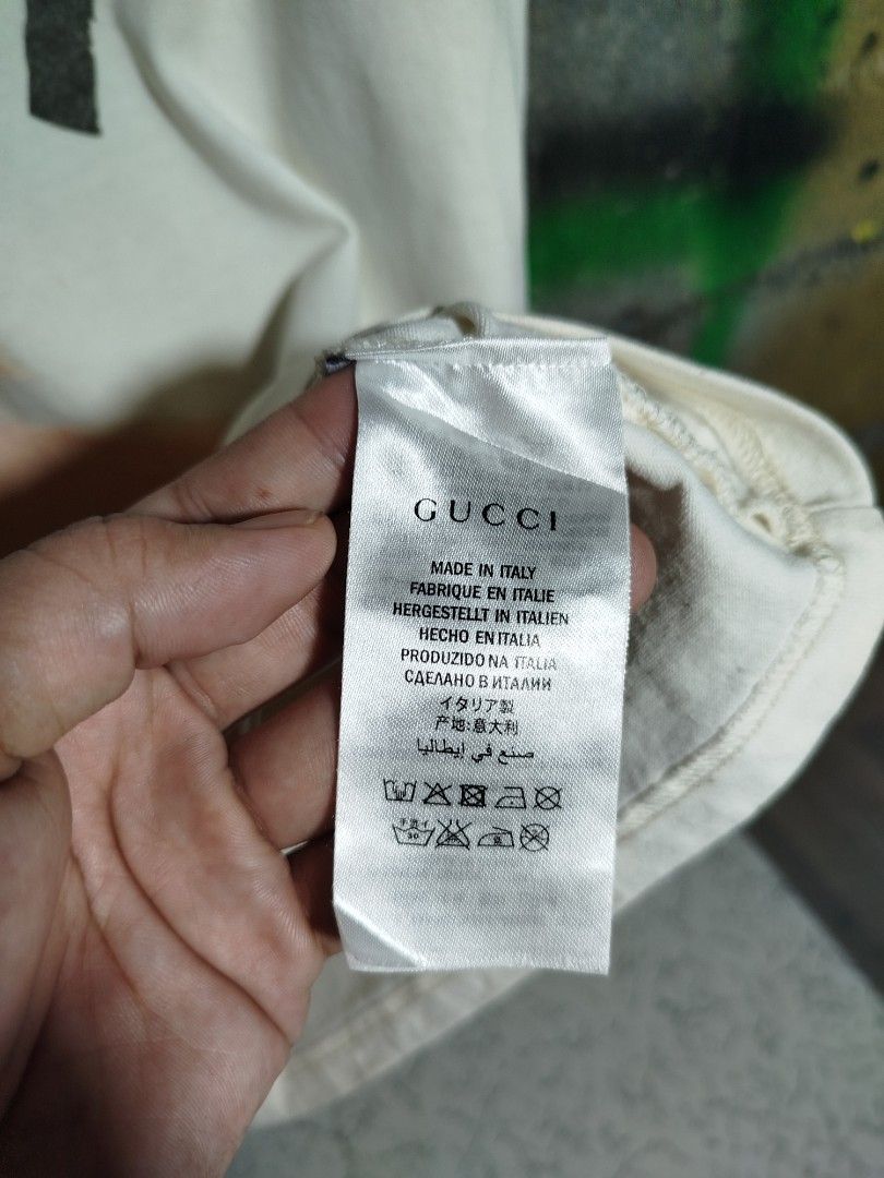 Gucci (Category: Tshirts & Polo Shirts ) located in Mandaluyong City. Submitted by ren2o_cru2 (Listing ID 1469883475, Image 3). Description: fs Gucci 26/22.