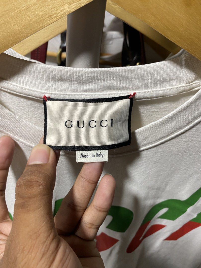 Gucci Blade (Category: Luxury Apparel) located in Munoz. Submitted by brazziwardrobe (Listing ID 1469905566, Image 3). Description: Length:28 inches Width:20.5 inches Excellent Condition Color rate:9.8/10 Negotiable Dm to purchase 💌 📍Nueva Ecija.