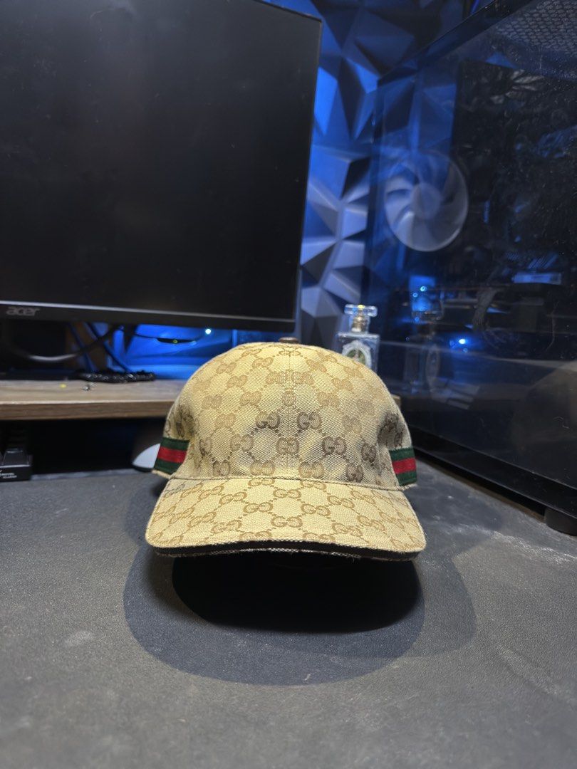 Gucci GG Original Monogram Canvas (Category: Luxury Apparel) located in Manila. Submitted by tindero-ng-damit (Listing ID 1469899691, Image 2). Description: Gucci GG Original Monogram Canvas Material - Leather Strap No issue - Flawless Complete tags I got Size M and L Cap Box Replacement will be provided upon shipment.