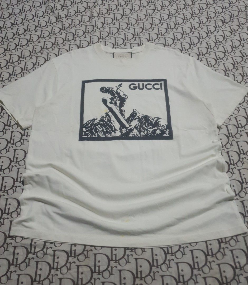 Gucci skating tshirt (Category: Tshirts & Polo Shirts ) located in San Fernando. Submitted by retro.district. (Listing ID 1469896705, Image 1). Description: - Gucci skating tshirt - Size: XL (23x29) - Condition: Excellent - issue: Removable stain - Color Rate: 9.5/10 (Cream).