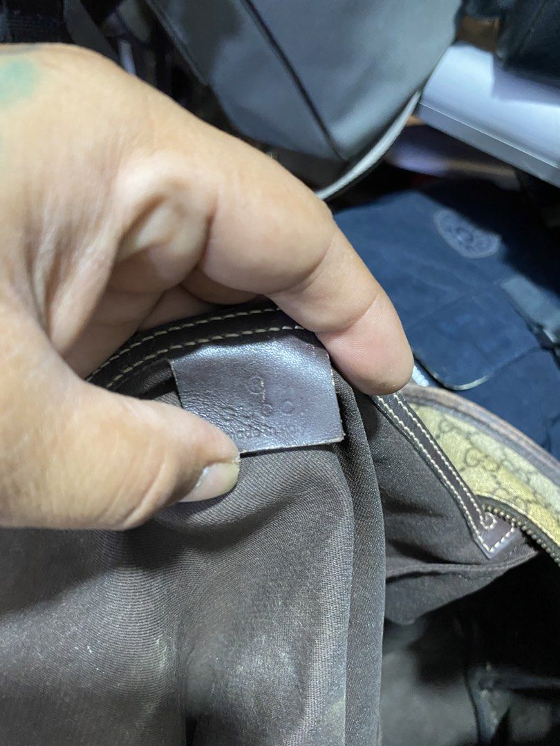Gucci supreme (Category: Luxury Bags & Wallets) located in Alegria. Submitted by thriftedpinas (Listing ID 1469821297, Image 3). Description: Gucci Authentic Php : 4k shipped.