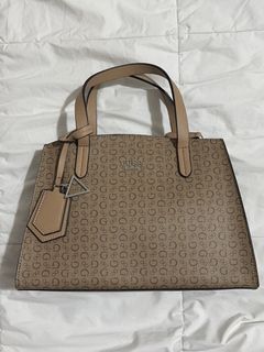 (Category: ) located in . Submitted by by.apreloved (Listing ID 1469913159, Image 1). Description: .