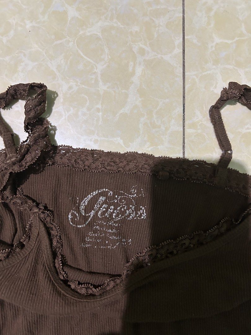 Guess Cami Brown Top (Category: Sleeveless) located in Tanay. Submitted by mattyall (Listing ID 1469809057, Image 3). Description: Guess Cami Top Size Small-Medium No issues needs wash only Very stretchable Only for 300.