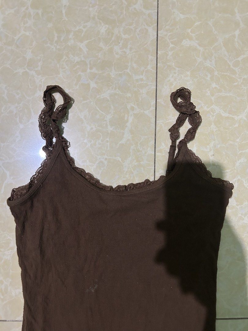 Guess Cami Brown Top (Category: Sleeveless) located in Tanay. Submitted by mattyall (Listing ID 1469809057, Image 2). Description: Guess Cami Top Size Small-Medium No issues needs wash only Very stretchable Only for 300.