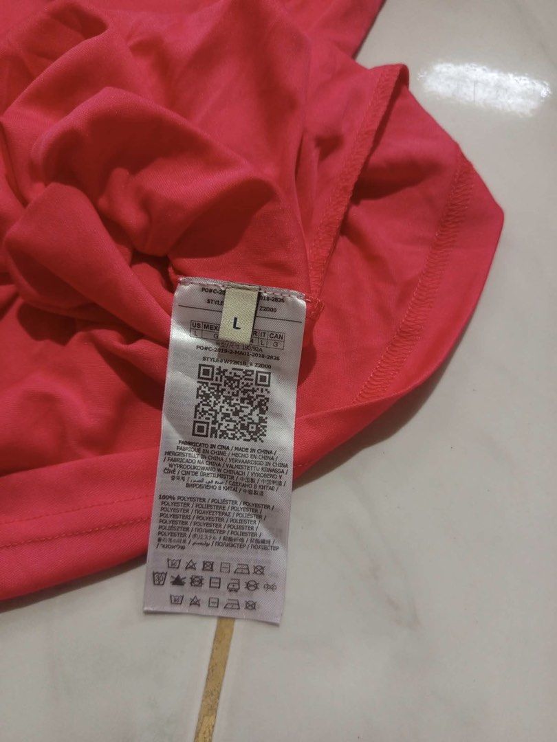 Guess mini slip dress (Category: Dresses) located in Tacloban City. Submitted by thrift.o.thrift (Listing ID 1469938214, Image 3). Description: Small - Medium Fittings Silk .