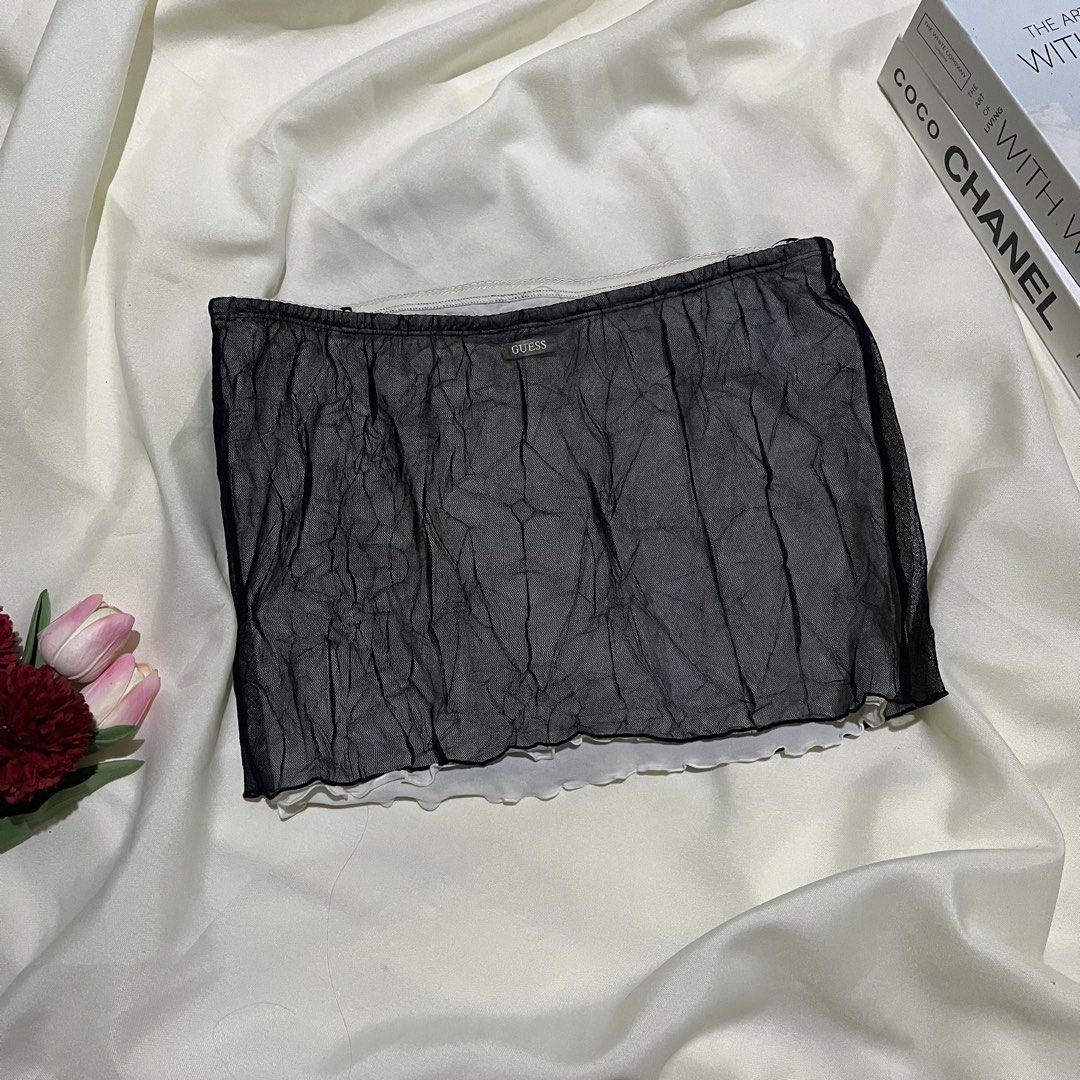 Guess Tube Top (Category: Sleeveless) located in Santo Tomas. Submitted by closetklo (Listing ID 1469775884, Image 1). Description: No flaws Like new High quality Size: s-m.