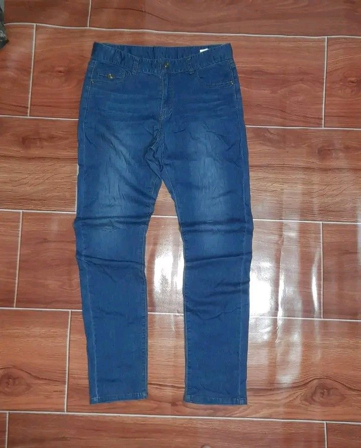 GUESS WOMEN'S JEANS (Category: Jeans) located in Mandaue City. Submitted by indayftjesiediva (Listing ID 1469792170, Image 2). Description: GUESS WOMEN'S JEANS WAISTLINE 32-34 EXCELLENT CONDITION STRETCHABLE MINE 550 + SF ONLY 🔥 DM IF INTERESTED 📩.