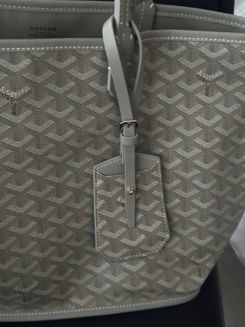 Goyard Tote Bag (Category: Luxury Bags & Wallets) located in Quezon City. Submitted by flipandfind (Listing ID 1469784467, Image 2). Description: - rarely used, almost new - kindly check the photos for it's condition .