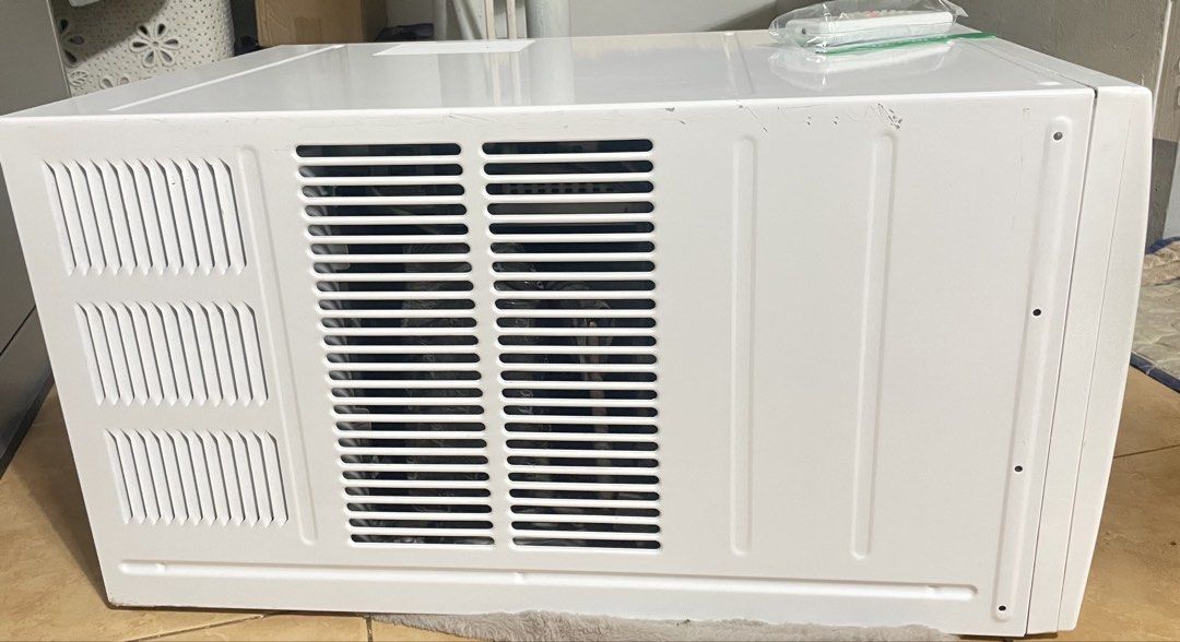 Hanabishi (Category: Air Conditioning and Heating) located in Manila. Submitted by juju0714 (Listing ID 1469872333, Image 3). Description: Hanabishi inverter 1.5 hp 1yr old No box and receipt .