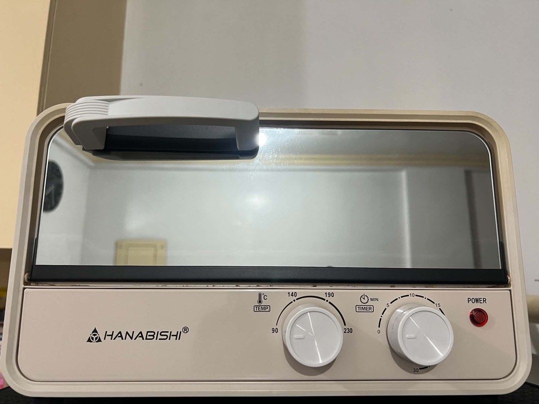 Hanabishi Oven Toaster (Category: Ovens & Toasters) located in Quezon City. Submitted by ulan-declutter (Listing ID 1469904040, Image 2). Description: No issues. Bought last April 2025..