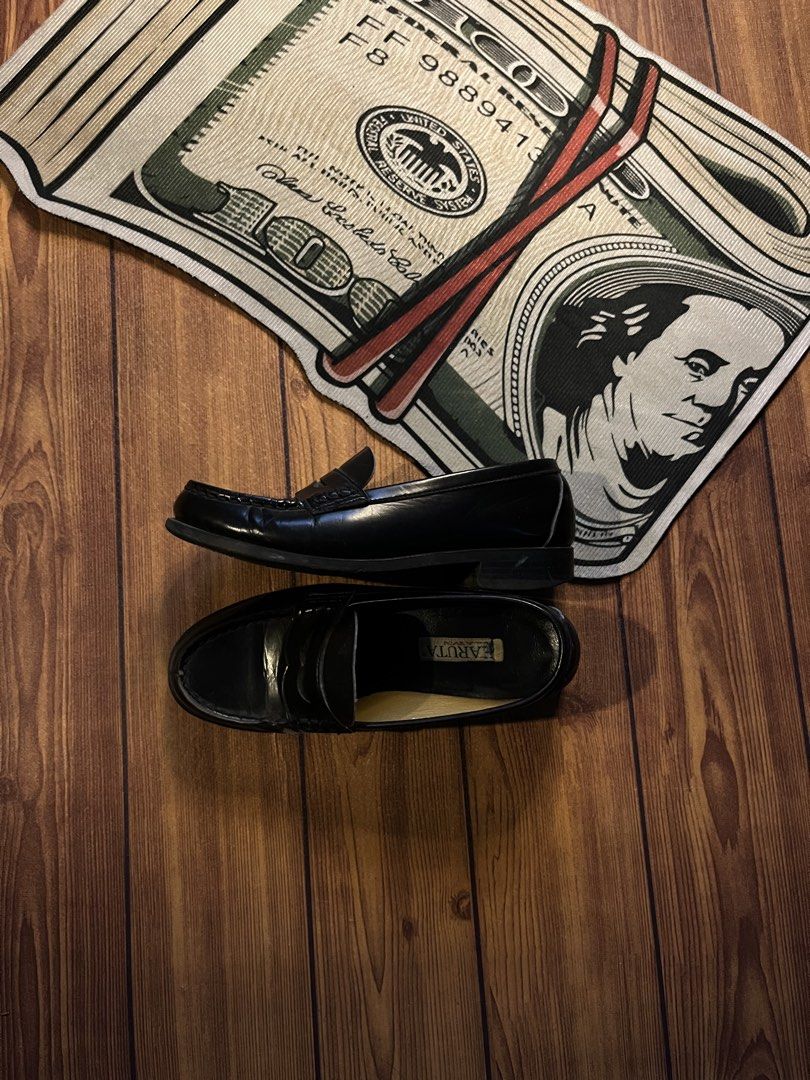 Haruta Arvin Loafers Black (Category: Loafers) located in Manila. Submitted by kenibouii (Listing ID 1469931140, Image 3). Description: - Brand: Haruta - Style: Classic penny loafers with moc toe stitching (Model JDND 4505) - Color: Black - Size: 24.5 EEE (Wide fit) - Soles: Rubber lug soles with Haruta branding (light wear on treads) - Condition: Clean leather uppers with natural creasing across the vamp from normal use - Perfect for school, wor