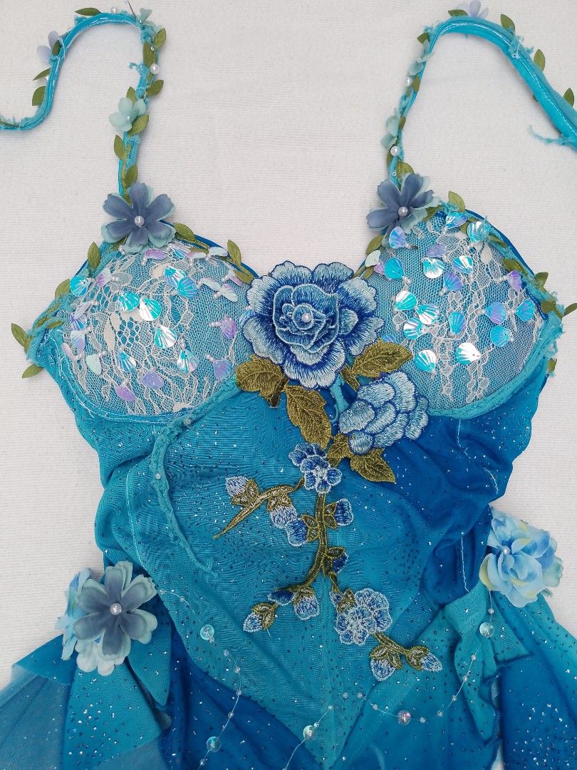 OCEAN BLOOM FAIRY TOP (Category: Sleeveless) located in Laur. Submitted by zystilo (Listing ID 1469876354, Image 3). Description: 🧚🏻‍♀️₊˚⊹ 𓇼THE OCEAN BLOOM FAIRY TOP 𓆝⋆｡˚ 𓇼 — size : xs - m — mannequin measurements: bust : 34”| waistline : 27” — adjustable back — reworked 🧚🏻‍♀️ A LITTLE NOTE ABOUT OUR REWORKED PIECES ♡ please keep in mind that these are handmade and reworked pieces, so stitches may not be perfectly even, and minor imperfect
