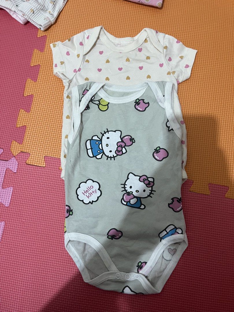 Hello kitty baby clothes (Category: Babies & Kids Fashion) located in Manila. Submitted by mamamogreen69 (Listing ID 1469852016, Image 2). Description: Decluttering 0-3m 📍Pasig City.