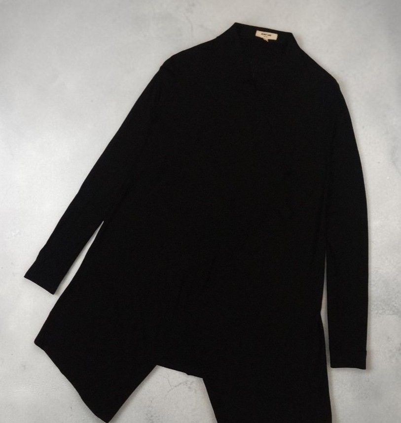 Helmut Lang - Drape Open Assymetric - Wool Cardigan (Category: Activewear) located in Manila. Submitted by kinstugi.pieces (Listing ID 1469881427, Image 2). Description: Size: Medium Womens Dimes: 16 inches, Wdth 13 inches, Shldr 26 inches, Slv Lngth 36 inches, Lngth 25 inches, Hm Materials: Wool 100% Authentic/Legit Color Rate: 10/10 Condition: 10/10 Presentable to Use Add Shipping fee.