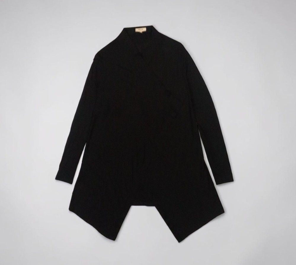 Helmut Lang - Drape Open Assymetric - Wool Cardigan (Category: Activewear) located in Manila. Submitted by kinstugi.pieces (Listing ID 1469881427, Image 1). Description: Size: Medium Womens Dimes: 16 inches, Wdth 13 inches, Shldr 26 inches, Slv Lngth 36 inches, Lngth 25 inches, Hm Materials: Wool 100% Authentic/Legit Color Rate: 10/10 Condition: 10/10 Presentable to Use Add Shipping fee.
