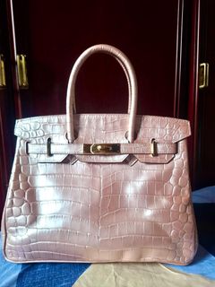 (Category: ) located in . Submitted by luxxe_closet (Listing ID 1469828224, Image 1). Description: .