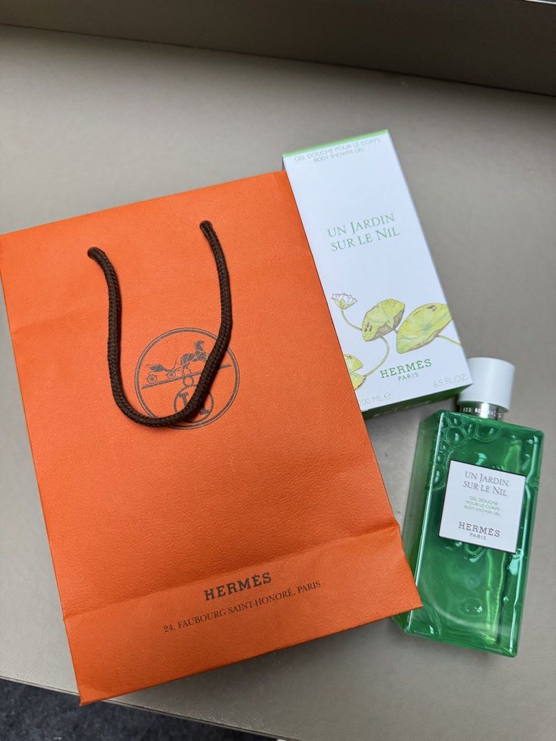 Hermes un jardin bath gel 200ml (Category: Bath) located in Angeles City. Submitted by ruthsbounty (Listing ID 1469934286, Image 1). Description: Comes with box and paper bag. Just removed plastic to sniff. Rfs: not my type.