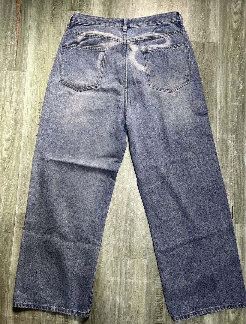 High waist jeans (Category: Jeans) located in Imus. Submitted by thia14 (Listing ID 1469834078, Image 2). Description: Lassie Bigsize High waisted pants Waist size- 30-31inches Used 3x Bought from Vietnam .