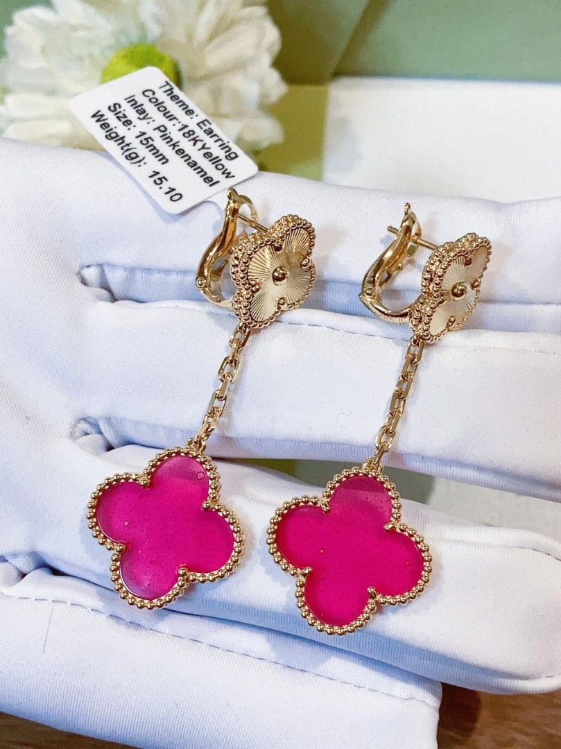hk setting vca dangling earring 18k gold (Category: Earrings) located in Manila. Submitted by primejewelry (Listing ID 1469937645, Image 1). Description: .