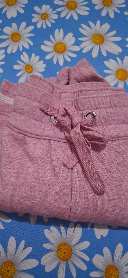 H&M Basic Pink Heathered Drawstring Shorts Size S (Category: Shorts) located in Manila. Submitted by katkween23 (Listing ID 1469773159, Image 2). Description: - Brand: H&M Basic - Size: S - Color: Pink heathered - Material: Soft cotton blend - Features: Elastic waistband with matching drawstring tie, functional side pockets, and stylish curved hem - Condition: Great for casual loungewear, staying home, or quick errands.