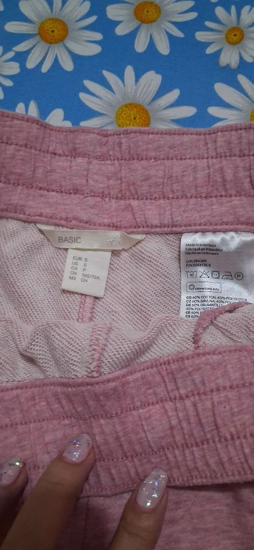 H&M Basic Pink Heathered Drawstring Shorts Size S (Category: Shorts) located in Manila. Submitted by katkween23 (Listing ID 1469773159, Image 3). Description: - Brand: H&M Basic - Size: S - Color: Pink heathered - Material: Soft cotton blend - Features: Elastic waistband with matching drawstring tie, functional side pockets, and stylish curved hem - Condition: Great for casual loungewear, staying home, or quick errands.