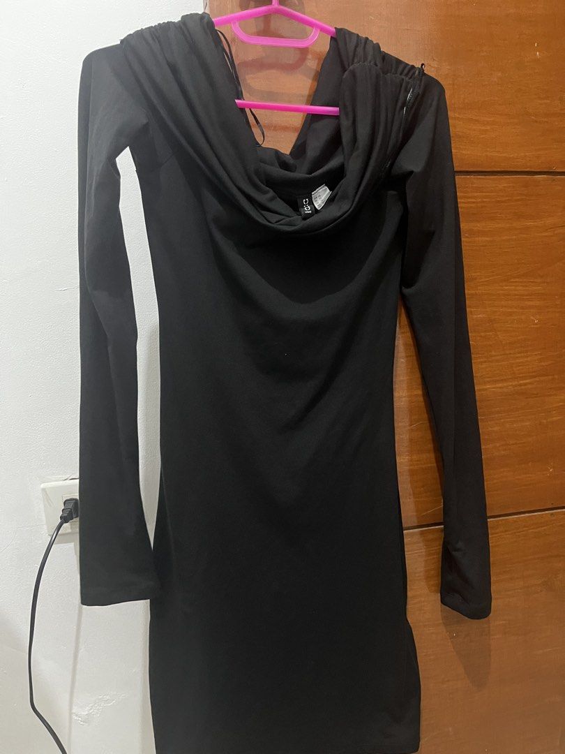 H&M Black Draped Off-the-Shoulder Dress (Category: Dresses) located in Manila. Submitted by thepinkshop_ (Listing ID 1469886404, Image 2). Description: - Brand: H&M - Color: Black - Style: Off-the-shoulder mini dress with long sleeves, draped cowl neckline, and gathered waist - Material: Soft, stretchy body-hugging fabric - Condition: Excellent (worn once for an event) - Perfect for: Nights out, parties, and dinner dates.