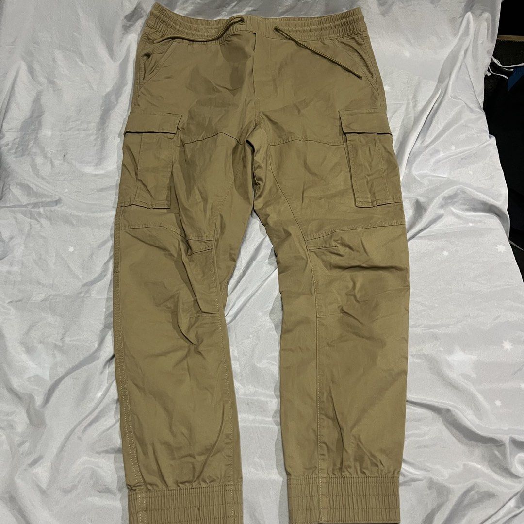 H&M Cargp Pants Size 36 to 40 (Category: Joggers) located in Muntinlupa City. Submitted by ninenine.collective (Listing ID 1469761107, Image 3). Description: H&M Cargp Pants Size 36 to 40 P 550 EACH! Brown - W 36 to 42 - L 40 Black - W 38 to 42 - L 40 Green - W 41 to 42 - L 39.