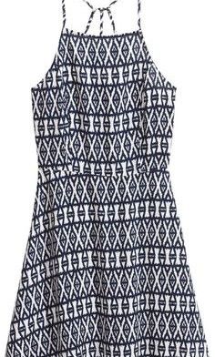 H&M DIVIDED SKATER DRESS (Category: Dresses) located in Binangonan. Submitted by carou8124 (Listing ID 1469841827, Image 1). Description: •H&M Divided blue-and-white geometric skater dress •Size Small •Very nice fabric perfect for summer and hot weather.