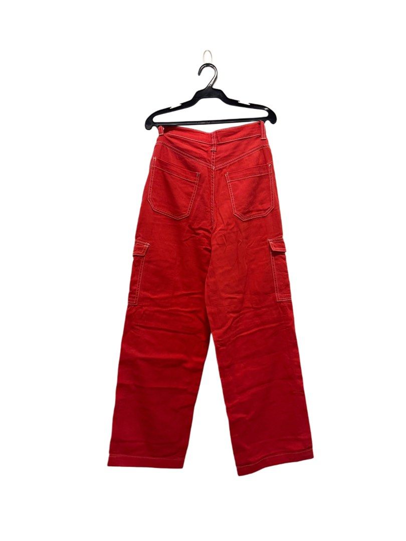 H&M Divider red utility pants with white contrast stitvhing (Category: Jeans) located in Pasig City. Submitted by katchdatfit_ (Listing ID 1469836441, Image 2). Description: - Like new - Small stain at bottom, barely noticeable and washable .