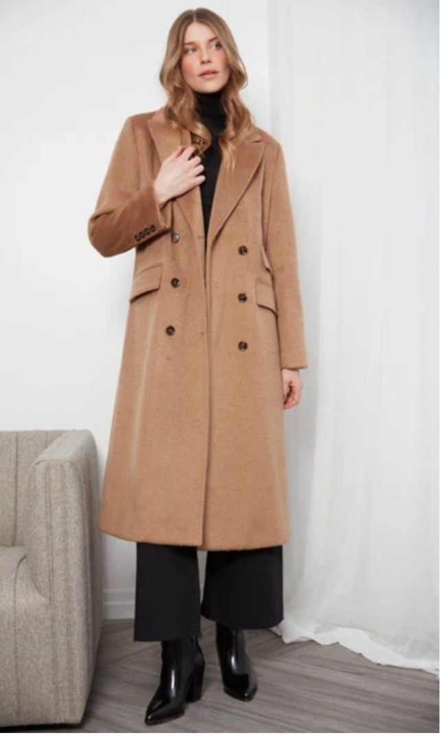 H&M Double Breasted Wool Blend Jacket (Category: Coats, Jackets and Outerwear) located in Amadeo. Submitted by mavmadel (Listing ID 1469861900, Image 1). Description: -as bnew condition -worn once -size 38 -medium to large .