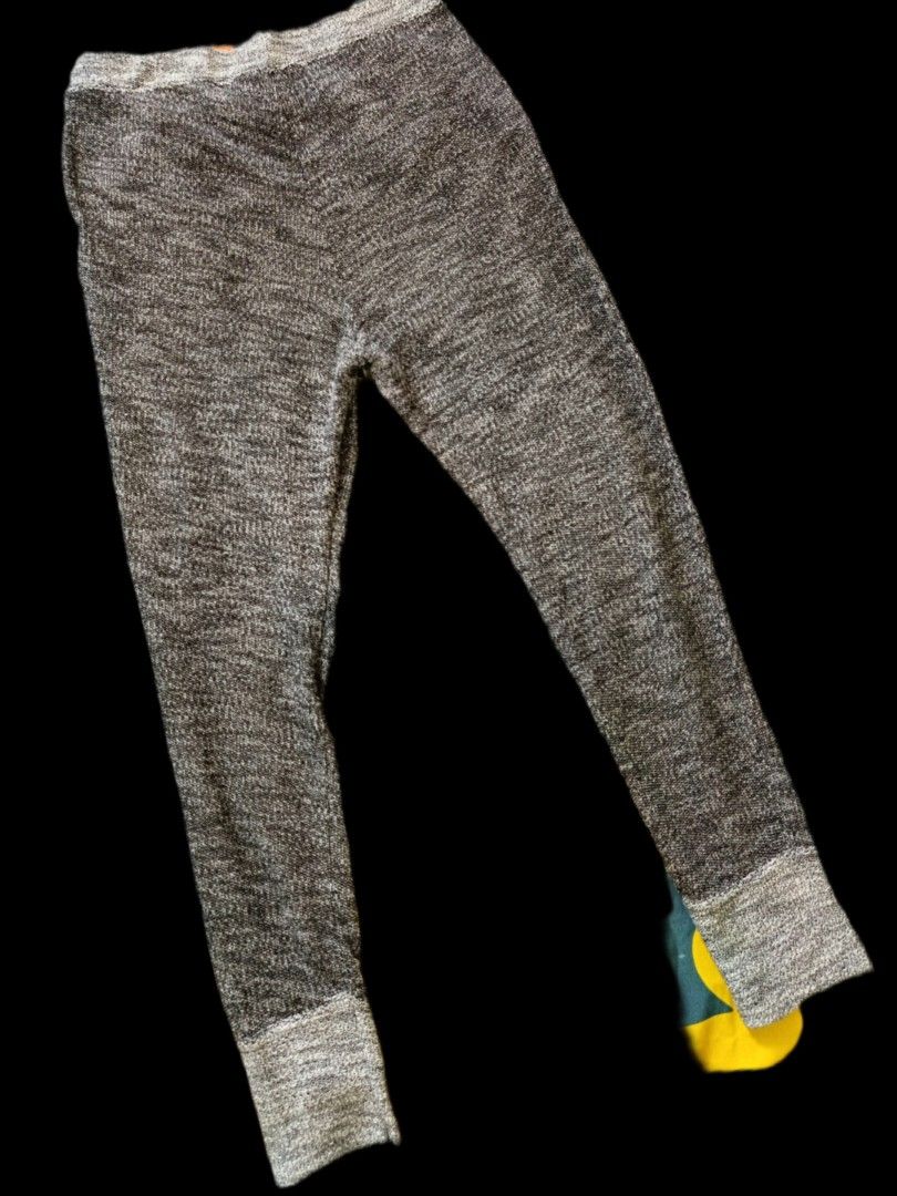 H&M Grey Heather Sweatpants Joggers Size S (Category: Other Bottoms) located in Manila. Submitted by elyseva.356 (Listing ID 1469794955, Image 2). Description: H&M grey heather knit jogger Super cozy material, ideal for lounging or quick errands Condition: Well used no damage RFS: Stocked.