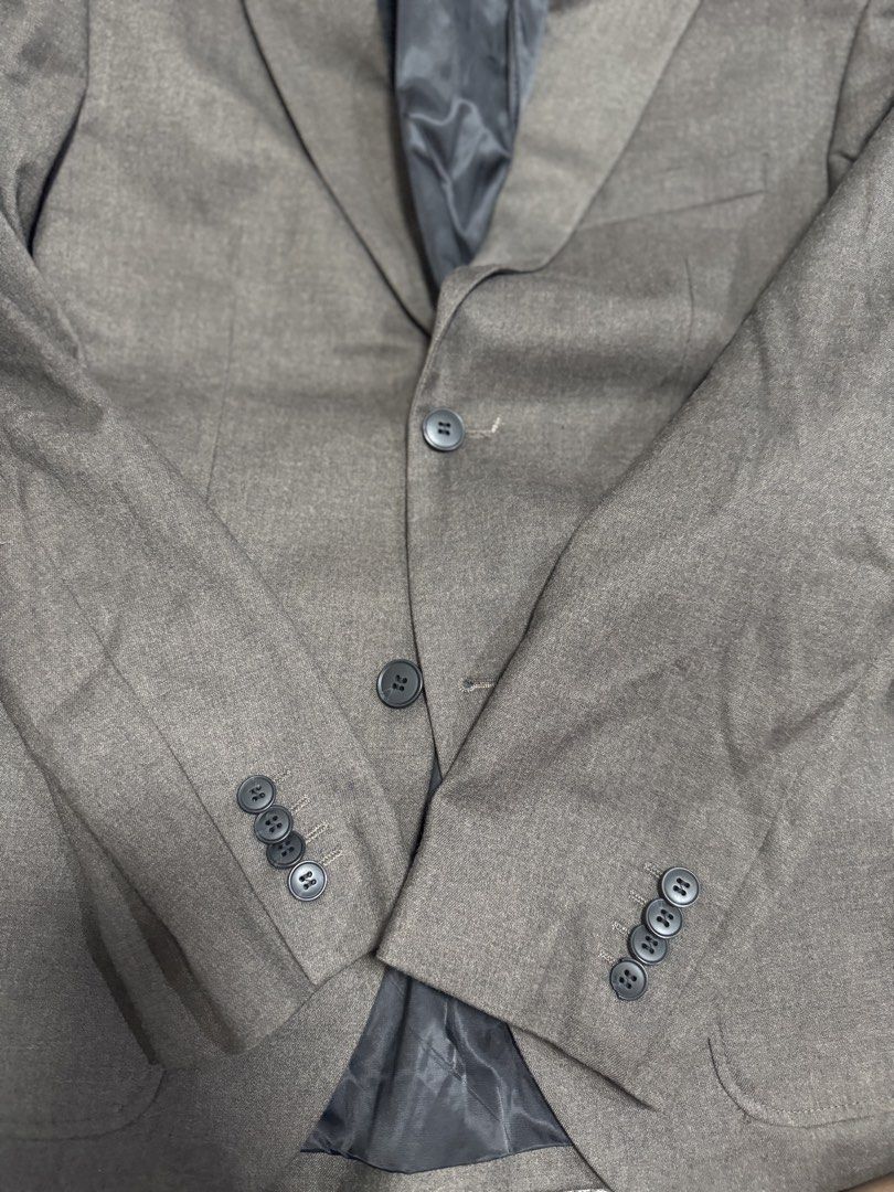 H&M Men’s Brown Regular Fit Blazer (Category: Coats, Jackets and Outerwear) located in Calamba. Submitted by cheriiv (Listing ID 1469791588, Image 3). Description: Worn once - Brand/Style: H&M Regular Fit Brown Blazer - Size: 36R / EUR 46 - Material: Polyester, viscose, and elastane blend (fully lined) - Details: Two front button closure, side patch pockets, multi-button cuffs.