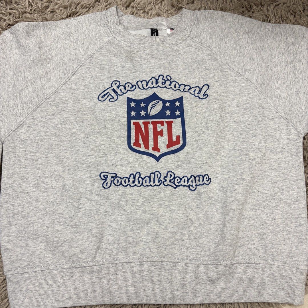 H&M NFL Sweatshirt (Category: Coats, Jackets and Outerwear) located in Marikina City. Submitted by jellyselection (Listing ID 1469789912, Image 1). Description: .