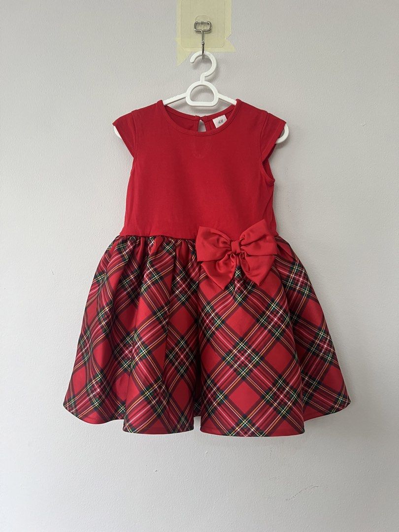 H&M Red Plaid Dress Size 2Y (Category: Babies & Kids Fashion) located in San Fernando. Submitted by wearvfs (Listing ID 1469899951, Image 1). Description: - Brand: H&M - Size: 92 (Fits around 2 years old) - Condition: Excellent pre-loved condition.