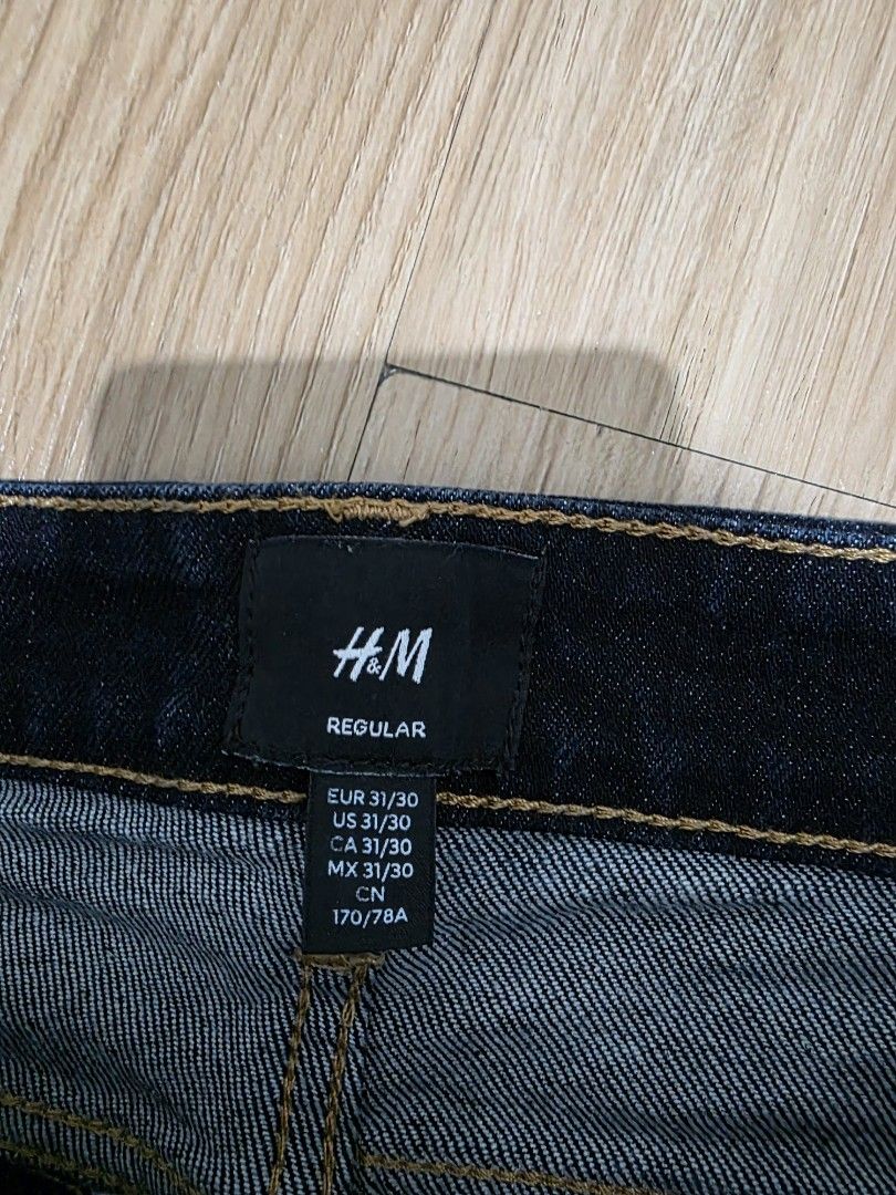 H&M Regular Dark Blue Denim Jeans Size 31/30 (Category: Jeans) located in Manila. Submitted by arjoylagazon (Listing ID 1469901263, Image 2). Description: For sale!! Preloved items H&M regular fit jeans size 31 mens 9.7/10 condition. Used once only RFS: Decluttering Sucat, Parañaque location.