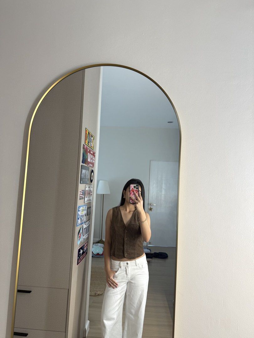 HnM Brown Corduroy Vest Small (Category: Sleeveless) located in Manila. Submitted by bella_boo (Listing ID 1469842448, Image 2). Description: sf co buyer.