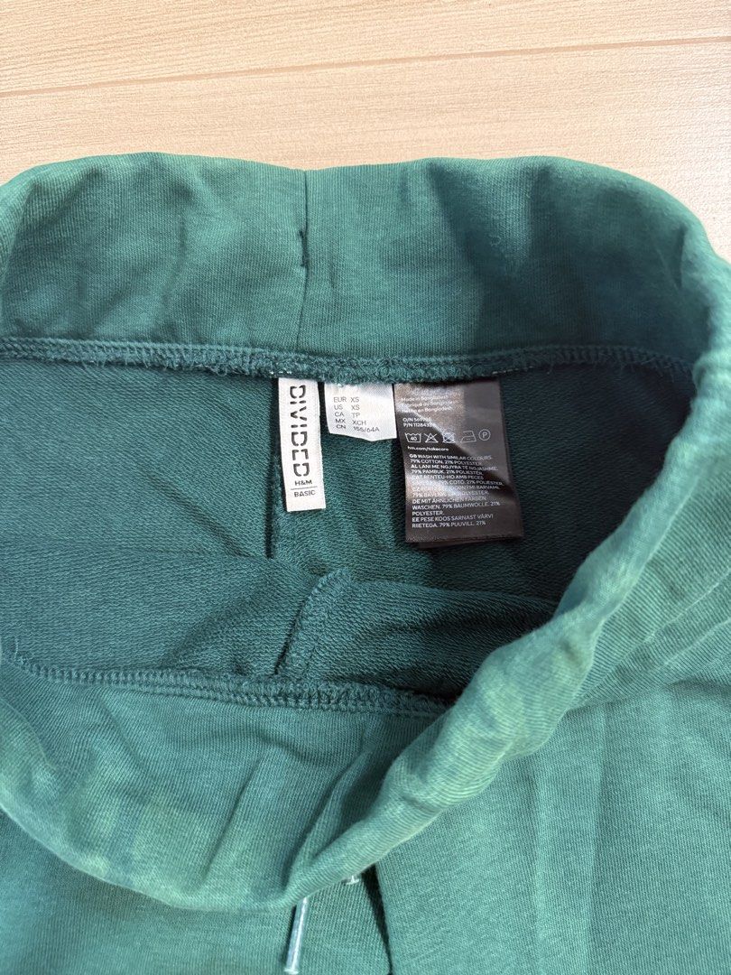 HNM Green Sweatpants XS (Category: Jeans) located in Manila. Submitted by bella_boo (Listing ID 1469845676, Image 3). Description: tags: subdued brandy melville hollister urban revivo urban outfitters edikted shein bershka stradivarius pull and bear hnm cotton on.