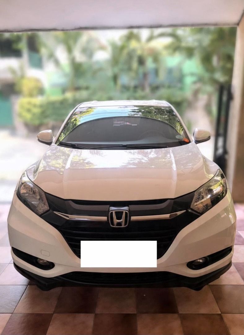 Honda HR-V Auto (Category: Used Cars) located in Paranaque City. Submitted by ctprime (Listing ID 1469782773, Image 2). Description: FOR SALE: 2015 HONDA HR-V 1.8 S A/T Vehicle Details: * Model: 2015 Honda HR-V 1.8 S * Transmission: Automatic CVT * Color: Taffeta White (Original Paint) * Fuel Type: Gasoline * Mileage: 67,000 km * Ownership: First Owner * Registration: Registered * Coding: Monday (1) ✅ Very well-maintained ✅ All features and compo