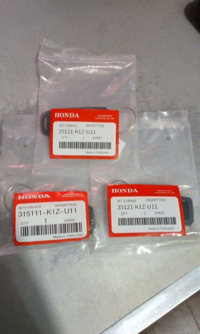 Honda motorcycle remote (Category: Other Automotive Parts and Accessories) located in Manila. Submitted by valenvalen (Listing ID 1469898217, Image 1). Description: Honda remote for PCX , Click , ADV ,GIORNO PCX 160 PCX 150 ADV 160 ADV 150 CLICK 150I CLICK V4 GIORNO.