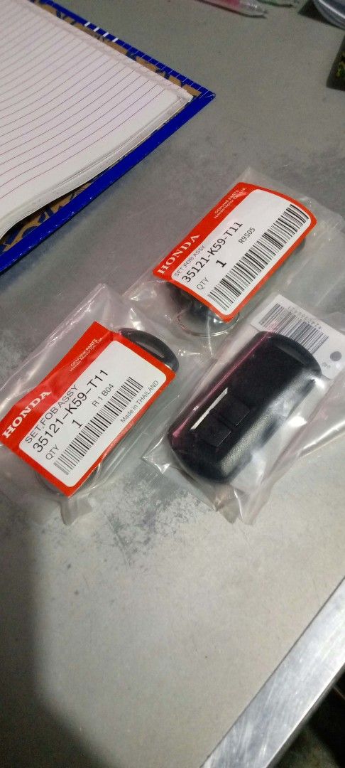 Honda motorcycle remote (Category: Other Automotive Parts and Accessories) located in Manila. Submitted by valenvalen (Listing ID 1469898217, Image 3). Description: Honda remote for PCX , Click , ADV ,GIORNO PCX 160 PCX 150 ADV 160 ADV 150 CLICK 150I CLICK V4 GIORNO.