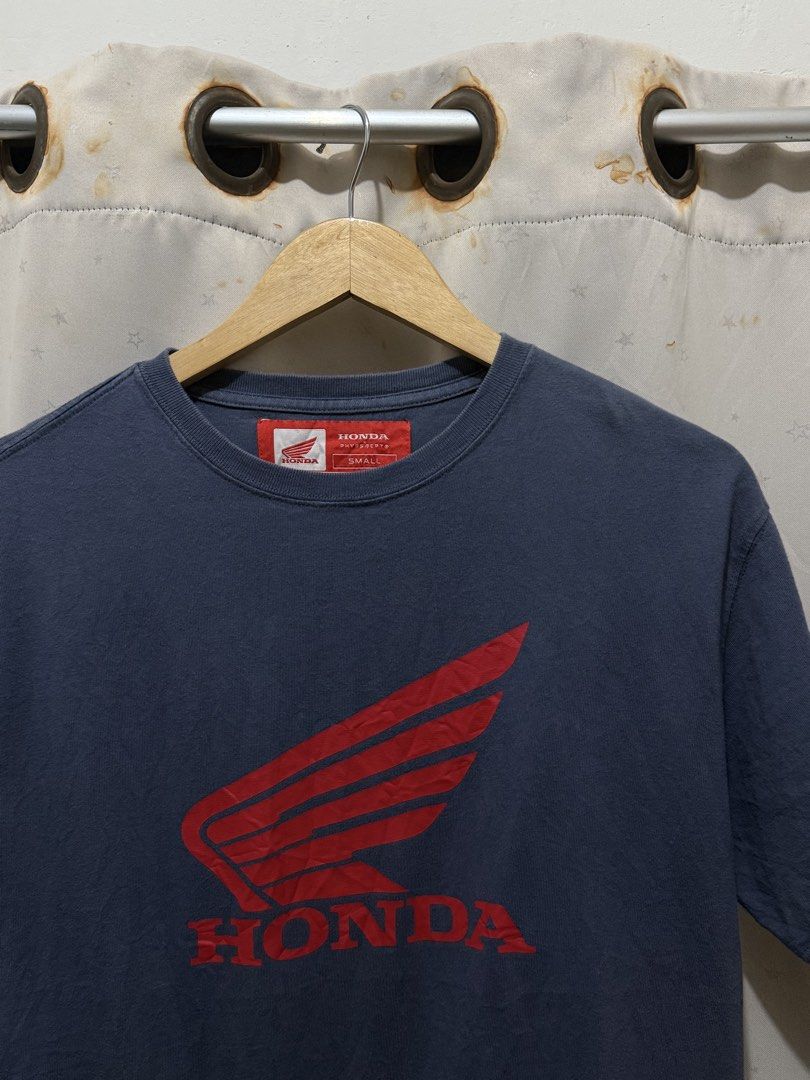 Honda Wings Logo T-Shirt Bundle Set (Category: Tshirts & Polo Shirts ) located in Davao. Submitted by rare.agustinsean (Listing ID 1469925250, Image 3). Description: 21x27 Medium 20x26 Small.