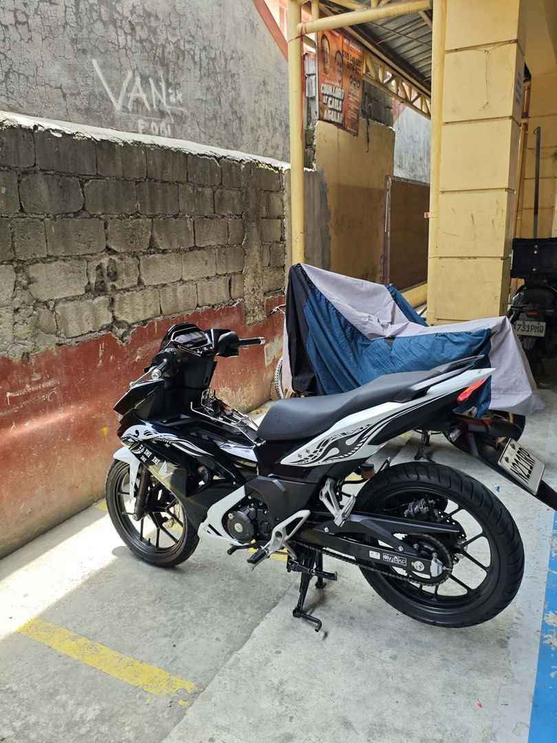 Honda Winner X (Category: Motorbikes for Sale) located in Malabon City. Submitted by rheasantos97071 (Listing ID 1469796201, Image 2). Description: FOR SALE: HONDA WINNER X 🏷️ 85k ✅ 8,000 km original odometer ✅ 2024 Model ✅ Oct 2025 acquired ✅ Registered till 2027 ✅ Newly change oil (7,800) odo ✅ With plate number and complete OR/CR ✅ All-stock engine ✅ All parts and functions working properly ✅ Makinis at alagang-alaga Location: 📍Malolos, Bula