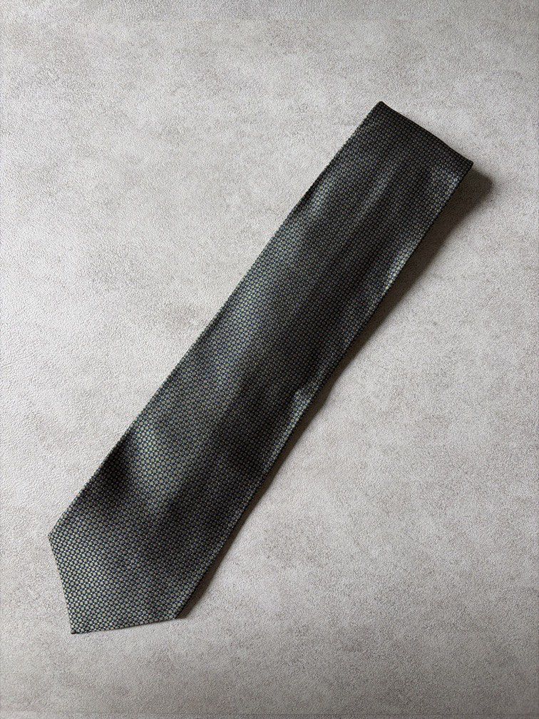 Honesty Homme Necktie (Category: Ties) located in Pasig City. Submitted by chamoisee (Listing ID 1469797317, Image 1). Description: Honesty Homme Necktie.