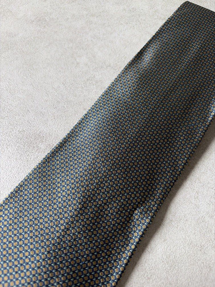 Honesty Homme Necktie (Category: Ties) located in Pasig City. Submitted by chamoisee (Listing ID 1469797317, Image 2). Description: Honesty Homme Necktie.
