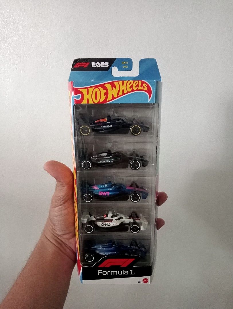 Hot Wheels Formula 1 5-Car Pack 2025 (Category: Vehicle & Diecast Models) located in Muntinlupa City. Submitted by mcnigel84 (Listing ID 1469856537, Image 1). Description: - Brand new, unopened Hot Wheels 2025 F1 5-car pack - Includes Oracle Red Bull Racing, Mercedes-AMG Petronas, BWT Alpine, MoneyGram Haas, and Atlassian Williams Racing - Ideal gift or collectible set for Formula 1 fans.